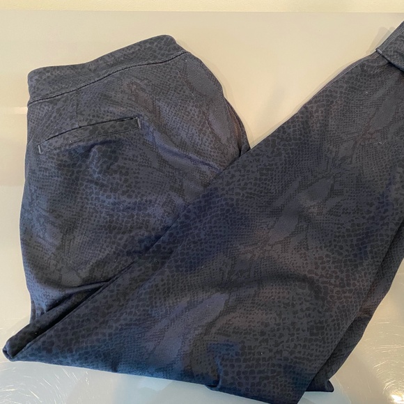 LULULEMON ON THE FLY 7/8 PANT SNAKE SKIN PRINT - Picture 8 of 8